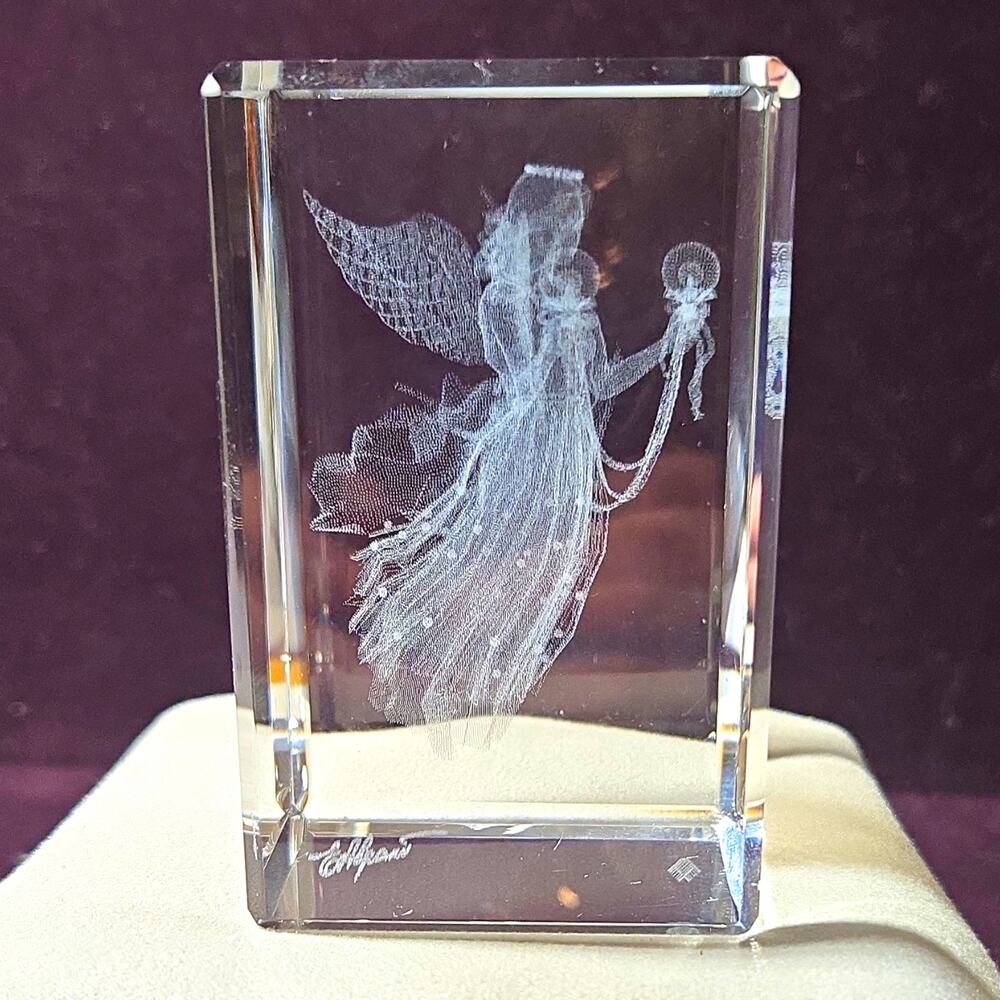 Vtg Crystal Impressions 3D Laser Etched Angel Glass Paperweight Albright 3.25"